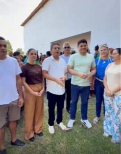 Prefeito Zezão, vice-prefeita Geraldina e deputado Guilherme Paz distribuem peixes para população de Governador Luiz Rocha