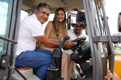 Em Pedro do Rosário, senadora Ana Paula Lobato entrega retroescavadeira e anuncia novos investimentos