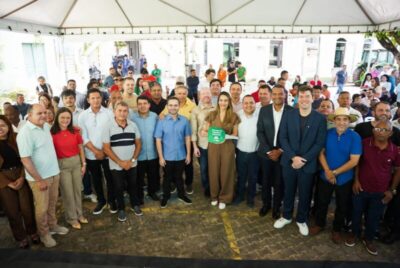 Com emenda da senadora Ana Paula, 14 municípios e a Embrapa são contemplados com tratores agrícolas