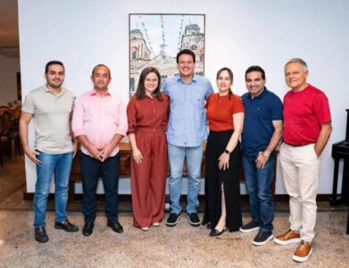 Governador interino, Camarão recebe Josimar Maranhãozinho e membros do PL do Maranhão