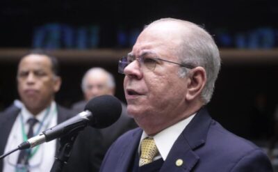 Com apoio de Hildo Rocha, Câmara aprova punições mais duras para agressores de médicos e professores