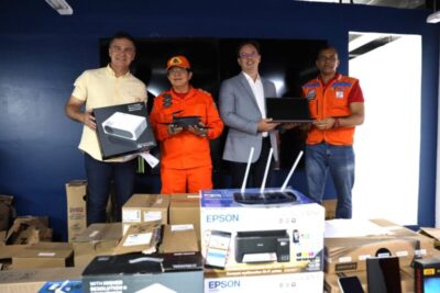 Alcoa entrega equipamentos e materiais para Defesa Civil Estadual Material será usado em projeto de educação em escolas, além de atividades de rotina do órgão