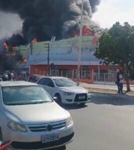 Atacarejo VemKiTem hospeda em hotel famílias que moram no entorno da loja incendiado em São Luís