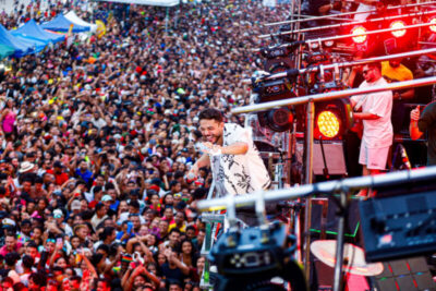Wesley Safadão, Durval Lelys e Zé Vaqueiro levam cerca de 700 mil pessoas para o encerramento do Carnaval do Maranhão 2025