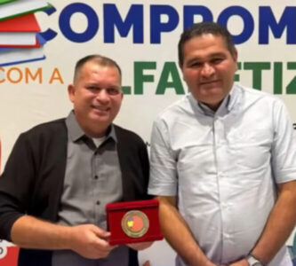 Prefeito Sebastião Costa de Fortuna recebe Selo Ouro da Educação Infantil em reconhecimento à qualidade do ensino