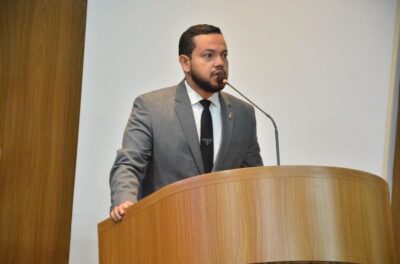 Octávio Soeiro defende fortalecimento de políticas públicas para autistas e saúda novo parlamentar da casa