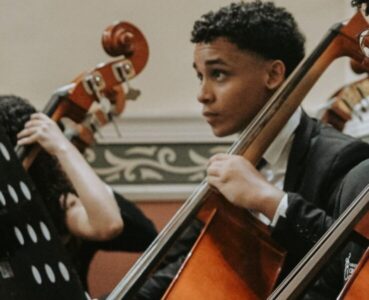 Contrabaixista pernambucano de 16 anos é destaque no 20º Festival Internacional de Música de Santa Catarina