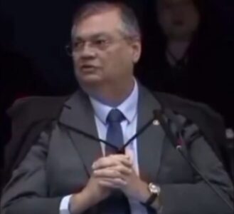 Flávio Dino, o 08 de janeiro foi um movimento armado porque havia militares e estes só andam armados