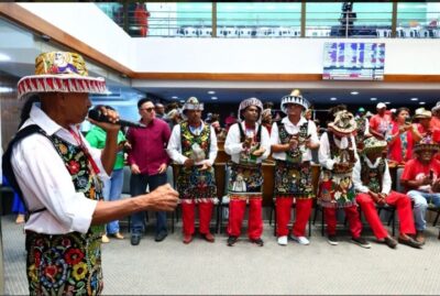 Homenageado por deputados, Boi de Pindaré dá show na Assembleia Legislativa