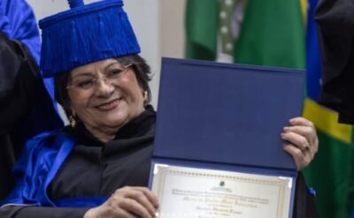 Maria da Penha recebe o título de doutora honoris causa