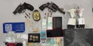 Operação contra grupos criminosos prende casal e apreende adolescente em Caxias
