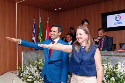 Wallas Rocha e Debora Mesquita são empossados prefeito e vice-prefeita de São Benedito do Rio Preto