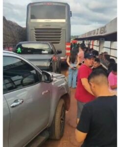 Usuários reclamam de filas no embarque de balsas em Estreito