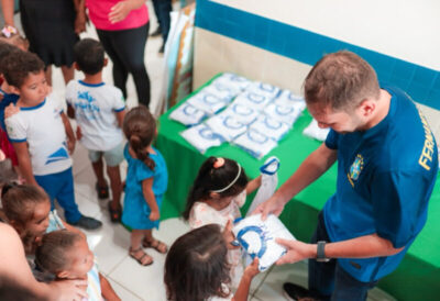 Prefeito Fernando Pessoa realiza entregas de fardamento escolar e cestas verdes em Tuntum