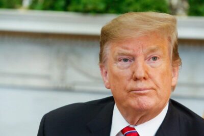 Após MAGA, Trump ganha o meme “TACO” e se enfurece; entenda o significado