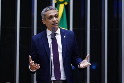 Deputado acusado de dirigir embriagado participa de evento em defesa da vida em São Luís