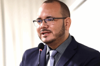 Andrey Villela solicita recapeamento asfáltico em ruas do Novo Aurora