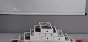 Funcionário furta quase R$ 1 milhão em iPhones de loja Apple no Shopping da Ilha
