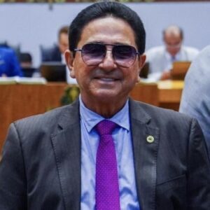 Oficialmente com os direitos políticos suspensos, Hemetério Weba pede 25 dias de licença para tratamento de saúde