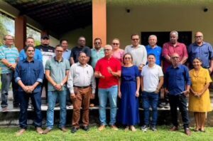 Prefeito Zé Martins recebe pastores evangélicos para alinhar programação do Dia do Evangélico em Bequimão
