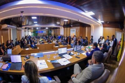 Nova legislatura da câmara completa 100 dias de exercício
