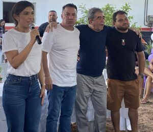 Larissa DP e Eduardo DP participam de Festa das Mães no KM 17 com vereador Domingo Reis