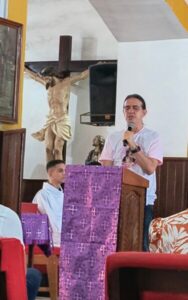 Familiares e amigos rendem homenagens em missa de um ano da morte da mãe do prefeito Fábio Gentil