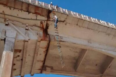 Empresa nega que estava atuando em ponte que caiu e diz que governo federal aprovou reparos antes do desabamento