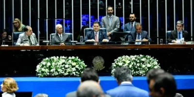 Sarney é homenageado no Senado pela redemocratização do país: “extrema gratidão”
