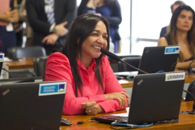 Eliziane Gama intensifica articulação para conseguir assinaturas para PEC que reduz jornada de trabalho