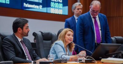 Reeleição de Iracema Vale na Assembleia alcança maioria no STF
