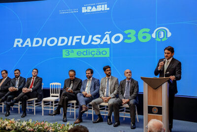 Juscelino leva rádio comunitária à população de Campestre do Maranhão
