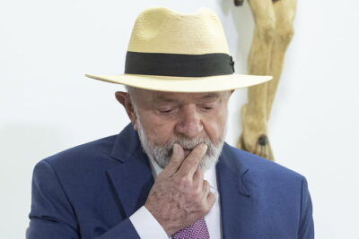 Absurda a intenção do governo!!! Data de validade: após crise do Pix, governo volta a apanhar nas redes