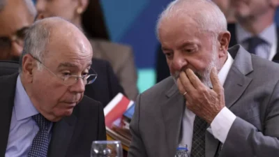 Política externa ‘altiva e ativa’ virou pó diante de tarifas de Trump contra Brasil, diz analista
