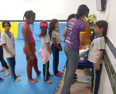 ONG oferece atividades de luta olímpica, inglês e socioeducativas na Liberdade