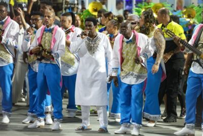 Na despedida de Neguinho, Beija Flor é a grande vencedora do carnaval no Rio de Janeiro