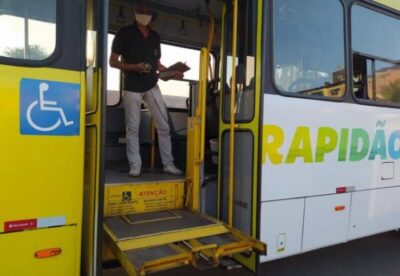 Justiça determina instalação ou conserto de elevadores para acessibilidade em ônibus