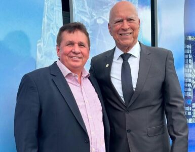 Deputado Ariston homenageia empresário Francisco da Rocha