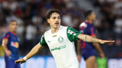 Palmeiras abre quatro pontos de vantagem e é líder isolado do Brasileirão
