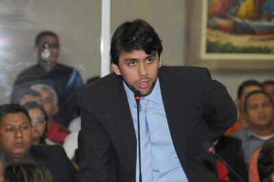 Pedro Lucas teria beneficiado prefeitura do pai com milhões em emendas do orçamento secreto