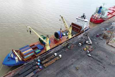 Porto do Itaqui realiza operação estratégica com cargas da ENEVA