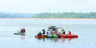 Tragédia na ponte Juscelino Kubitschek: buscas por vítimas ainda continuam