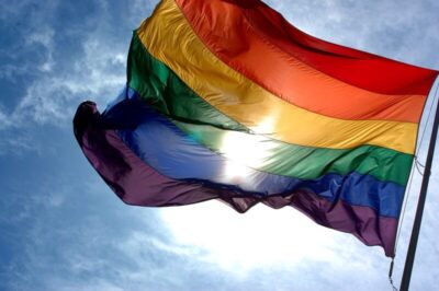 Grupo trans aciona MPF após Meta permitir associar LGBT com doença