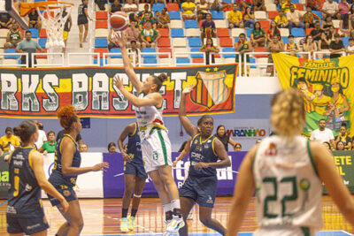 Sampaio faz mais uma vítima e segue 100% na Liga de Basquete