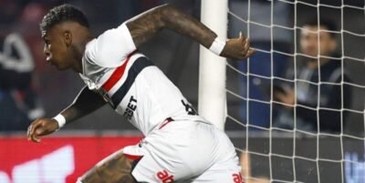 São Paulo vence de virada e Vasco massacra Fortaleza em São Januário