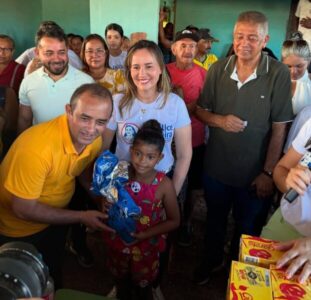 Aluízio Santos participa de ação social em Nina Rodrigues ao lado de Detinha e lideranças políticas