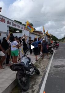 Professores da rede municipal de Porto Rico protestam cobrando direitos dos repasses da gestão para a categoria