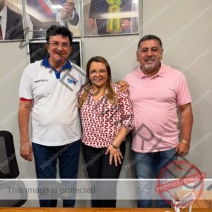 Ao lado de Marcos do Galeto, vereadora Leda Torres oficializa aliança com prefeito Chiquinho Oliveira