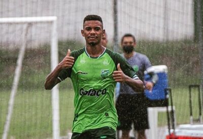 Jogador de time do estado de São Paulo morre em acidente envolvendo moto e animal na Baixada Maranhense