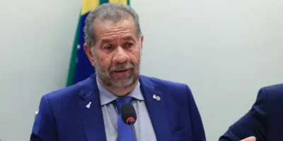 Após fraude no INSS, Lupi pede demissão do Ministério